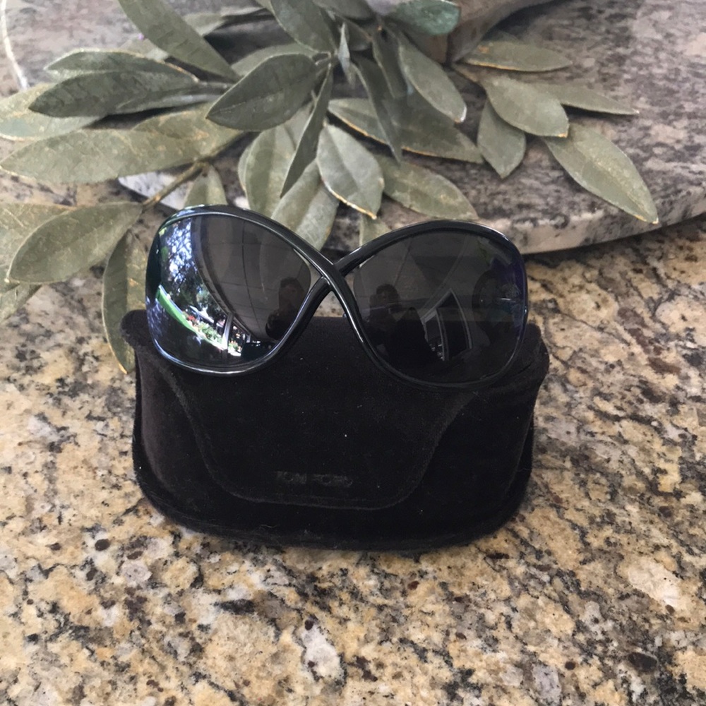 Tom Ford Whitney black sunglasses no scratches